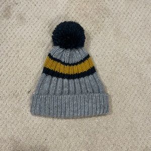 Winter hat never worn!